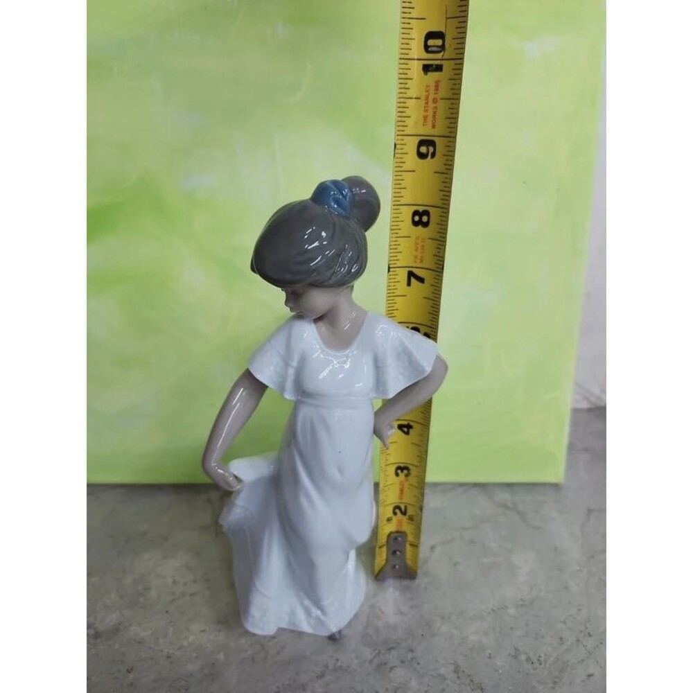 NAO lladro how pretty little girl admiring her new dress - Picture 6 of 6